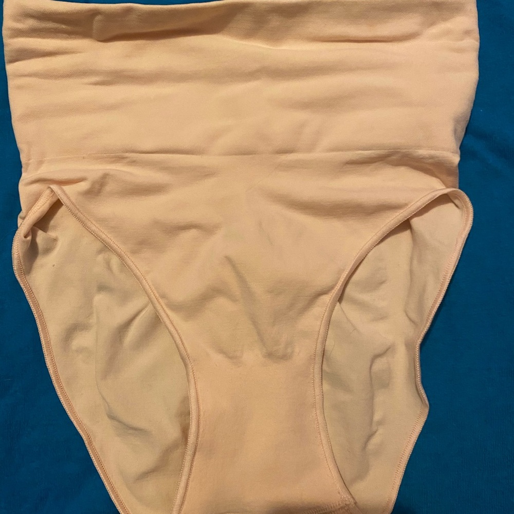 Skims shapewear underwear